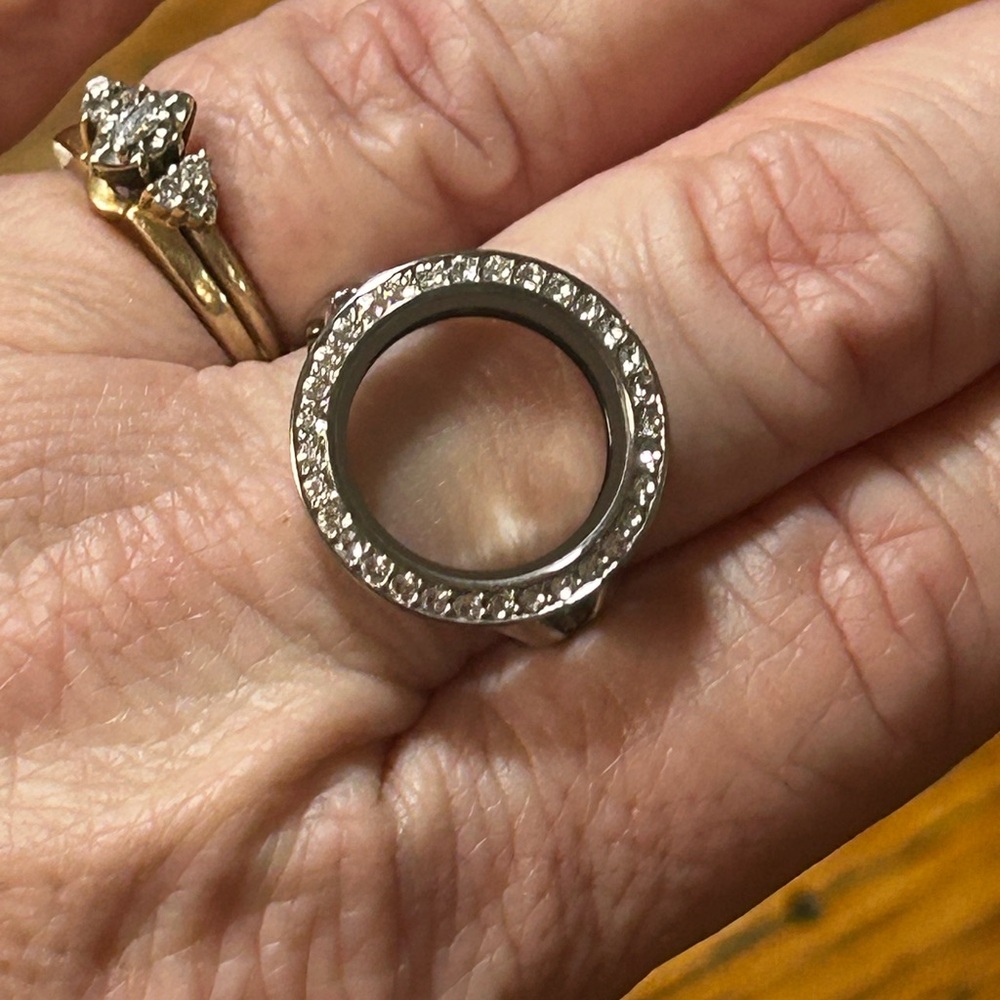 Locket Ring - Picture 2 of 2